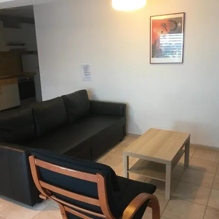 Ecureuil Et Pinede Holiday home Velaux